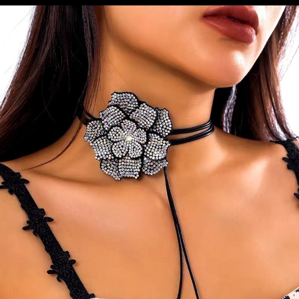 Statement Rhinestone RoseāChocker Necklace - Picture 4 of 14